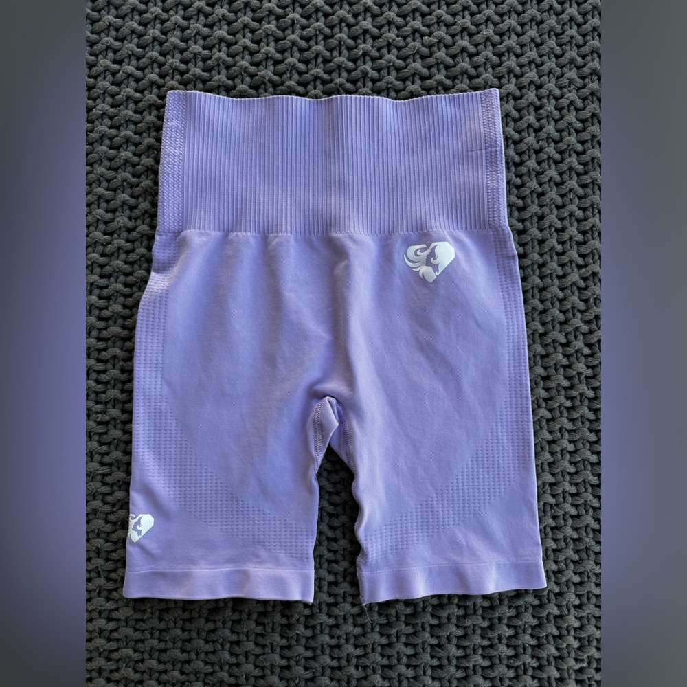 Power Seamless Cycling Shorts
Color: Lilac Small size - Picture 3 of 6
